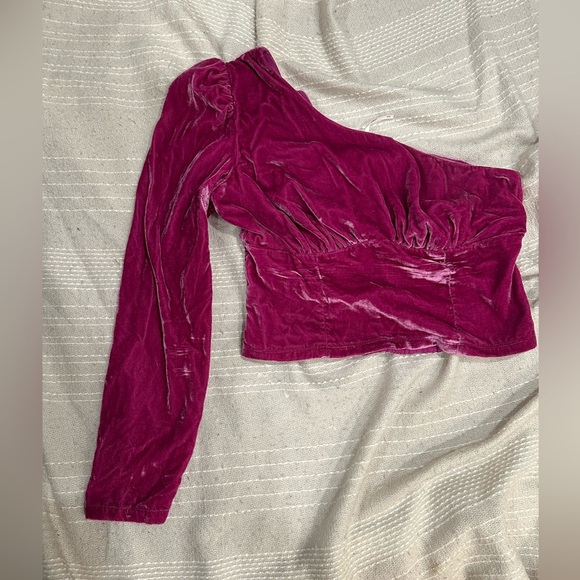 Free people Velvet One-Shoulder Top in Rich Pink Size M - Picture 1 of 5